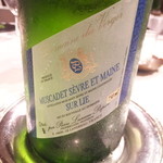 ボウ・デパール青山倶楽部 - MUSCADET SÈVRE ET MAINE SUR LIE 2010