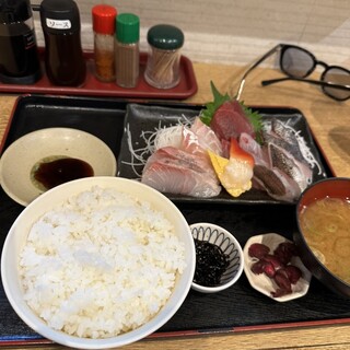 中央酒場_0