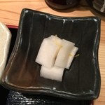 とんかつ いわい - 大根の漬物