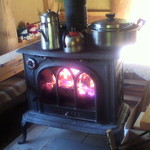 Gurin Hatto - ５月とはいえ、朝は冷える！暖炉があたたかい。