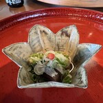 小田井宿 豊庵 - しめ鯖（器：江戸時代の志野焼、絵唐津 楓形 鉢）