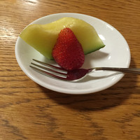 近江牛専門店 れすとらん 松喜屋 本店 - メロンとイチゴちゃん