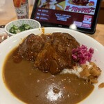 すき家 - 料理写真:ポークロックカレー並盛 肉トリプル 1,570円
写真では分かりづらいが、ルーもたっぷり入ってます。