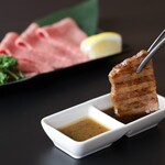 焼肉酒場 ともさんかく - 料理写真: