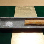 野嵯和 - 桜エビともち米春巻き、高圧プレス米粉塩