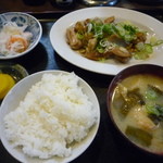 かつ美食堂 - にんにく炒め