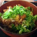 麺屋　まる - 2015.5.7 「牛すじ丼セット　」の牛すじ丼。生卵１個入り。