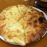 サンデスカフェレストラン - ランチセットに+\200のチーズナン