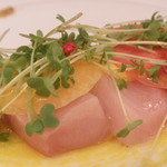 カンパチの冷製　春人参のピュレ　クミン風味；アップ