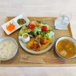 タスメット カフェ - ハニーマスタードチキンプレート