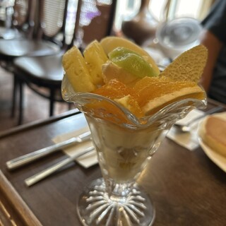 コーヒーアンドパーラースギタ_1
