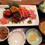 浜焼き海鮮居酒屋 大庄水産 - ランチ：こぼれ寿司 1200円