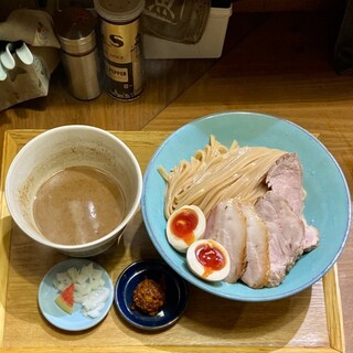 いかれたヌードル フィッシュトンズ_1