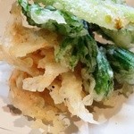 ほむら - コシアブラ、行者ニンニク、シロエビの天ぷら