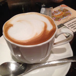 ル・コネスール - カプチーノを頼んでみました。