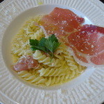 デルソーレ - 生ハムとパルミジャーノチーズのショートパスタ クリームソース