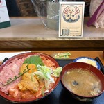 三鷹！鷲の海鮮丼 - 