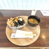 おむすび和 - 卵黄おむすび＆肉そぼろクリームチーズおむすびの豚汁からあげセット