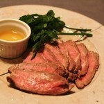 鎌倉肉の石川 - 黒毛和牛のおいかつお出汁　１１００円くらい