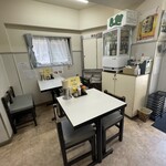 たつみ本店 - まだ空いてますが、大体相席になります
