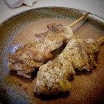 ゆたか - 名物 地鶏串　顎の強さを試される歯応えとスパイシー&ジューシーな旨味！