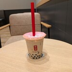 貢茶 - ドリンク写真:ブラックミルクティーSサイズ、パール、氷少なめ、甘さ少なめ540円