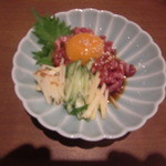 ヒガシノホウ - 桜肉のユッケ。これもうまかった。