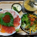 逢 サーモン料理専門刺身店 - 海鮮丼 1,180円