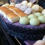 ガストロノミー ジョエル・ロブション - ワゴンサービスのパンたち