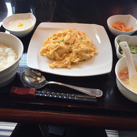 御膳房 銀座店 - フカヒレと卵の塩炒め。
                たくさんのフカヒレ！