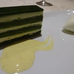 ラ・ベ - 坂井シェフの京抹茶のガトーオペラ　練乳のアイスクリーム