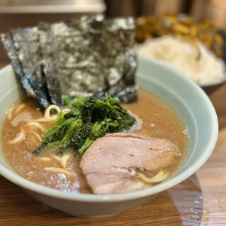横浜ラーメン 渡来武_0