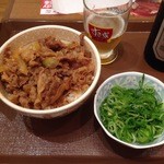 Sukiya - 牛丼に青ネギ