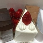 Hohes Lob - 2015/05 ガトーショコラ、いちごのタルト 440円、いちごのショートケーキ 390円、チョコレートケーキ