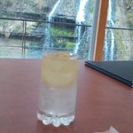滝見茶屋 - レモンサワー（500円）＆七絃の滝 2010/4