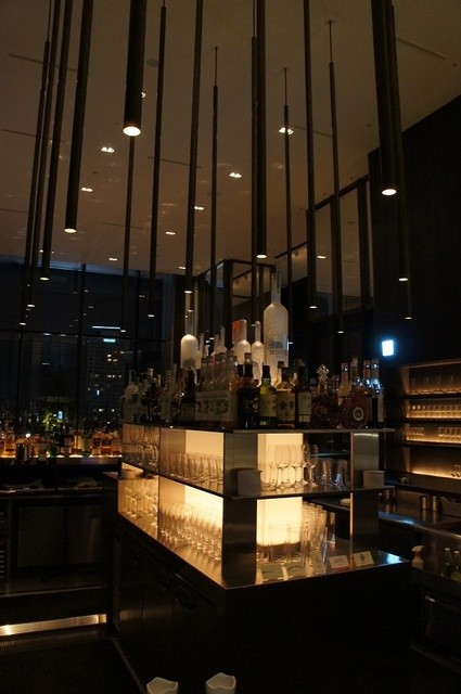 THE COSMOPOLITAN GRILL | BAR | TERRACE>