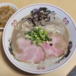 中華蕎麦 自遊仁 - 豚骨らーめん（塩）＋背脂　850＋150円