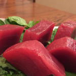 新吾寿し - マグロ赤身
      