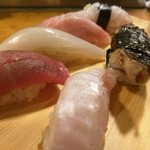 天史朗鮨 - 握り　(平目縁側、マグロ、麦イカ、金目鯛、ハタ、黒むつ)