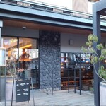 TRATTORIA CREATTA KARUIZAWA - テラス席も あります。
