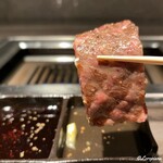 個室焼肉 琥珀 - 三角バラをレモン塩タレで