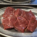 ホルモン焼肉 やまと - サガリ。赤みのが旨みが濃く美味しかった。