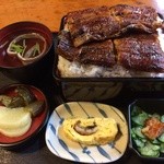 炭火焼うなぎ 東山物産 - うな重上2480円+ご飯大盛り100円　※2015年5月