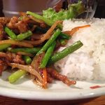 麺飯食堂 なかじま - 日替わりセットの"豚とニンニク芽の細切り炒め丼"の方