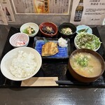 おばんざい食堂 いち - 焼魚（ホッケ）定食(\1,200)