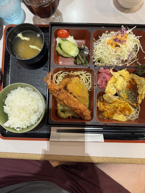 ファミリーレストラン ライラック - 東札幌/ファミレス | 食べログ