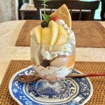 カフェまるぜん - 自家製無添加豆乳アイスを使ったパフェ(\1,000)