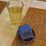 カフェまるぜん - コーン茶・お手拭き
