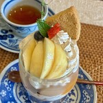カフェまるぜん - 自家製無添加豆乳アイスを使ったパフェ・ドリンクセット(\1,480)