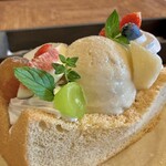 カフェまるぜん - 米粉のシフォンアイスサンド(\800)
